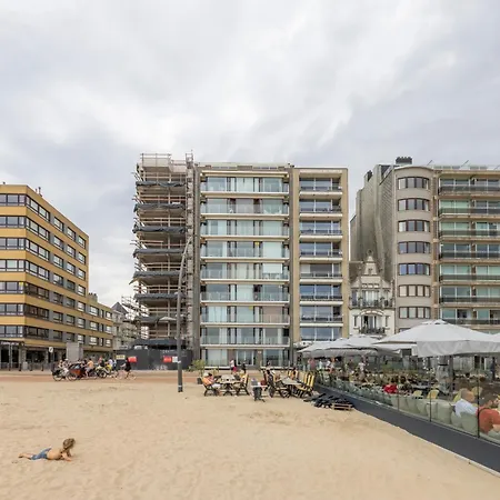 Alpha 0802 - Studio Met Frontaal Zeezicht De Panne